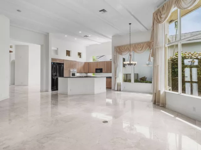 4-bedroom home for sale in Delray Beach - 7700 Bella Verde Way - MondialRealty