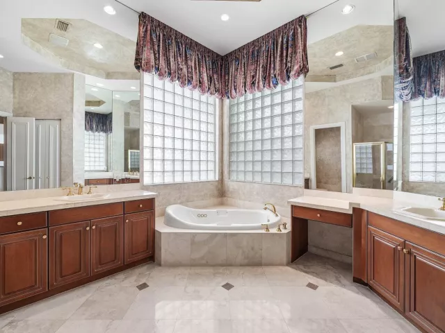 4-bedroom home for sale in Delray Beach - 7700 Bella Verde Way - MondialRealty