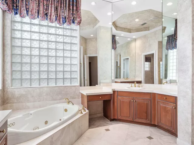 4-bedroom home for sale in Delray Beach - 7700 Bella Verde Way - MondialRealty