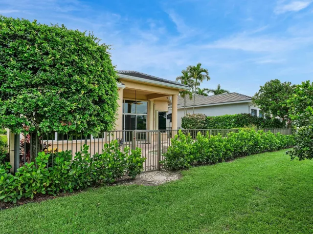 4-bedroom home for sale in Delray Beach - 7700 Bella Verde Way - MondialRealty