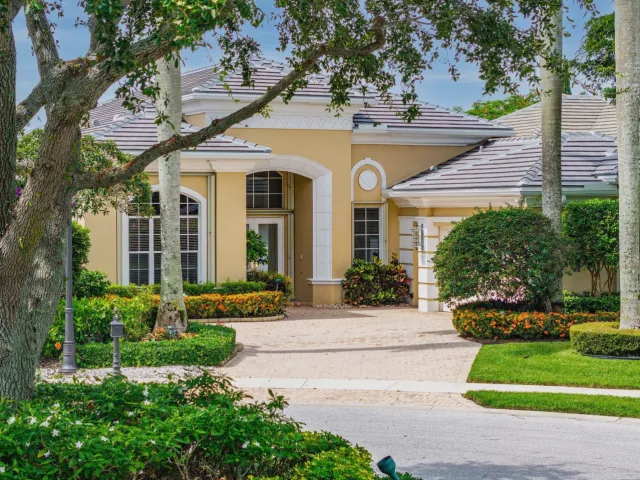 4-bedroom home for sale in Delray Beach - 7700 Bella Verde Way - MondialRealty
