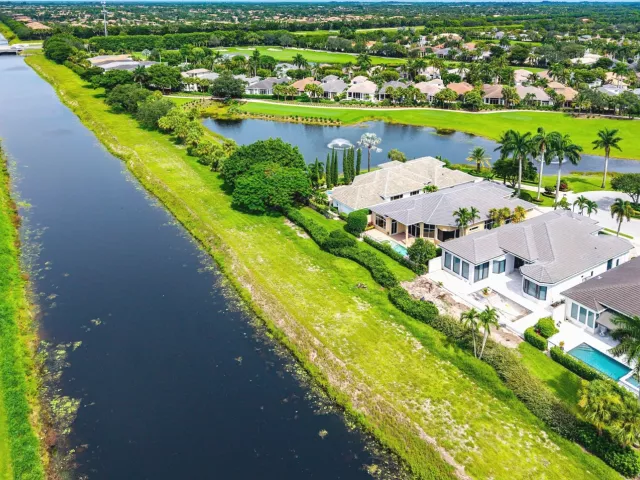 4-bedroom home for sale in Delray Beach - 7700 Bella Verde Way - MondialRealty