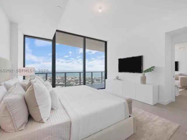 2-bedroom condo for rent in Miami Beach - 500 Alton 3304 - MondialRealty