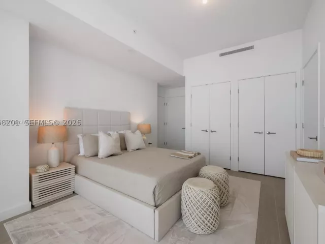 2-bedroom condo for rent in Miami Beach - 500 Alton 3304 - MondialRealty