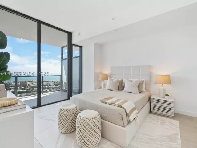 2-bedroom condo for rent in Miami Beach - 500 Alton 3304 - MondialRealty