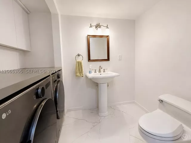 1-bedroom condo for rent in Aventura - 3600 Mystic Pointe Dr 1715 - MondialRealty