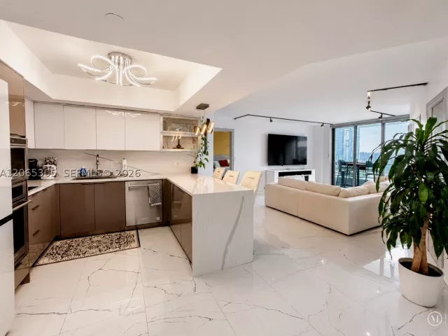 1-bedroom condo for rent in Aventura - 3600 Mystic Pointe Dr 1715 - MondialRealty