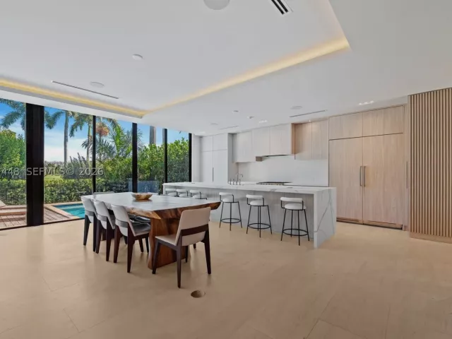 4-bedroom home for rent in Miami Beach - 5831 Alton Rd - MondialRealty