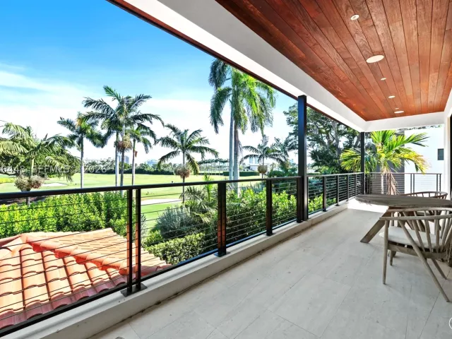 4-bedroom home for rent in Miami Beach - 5831 Alton Rd - MondialRealty