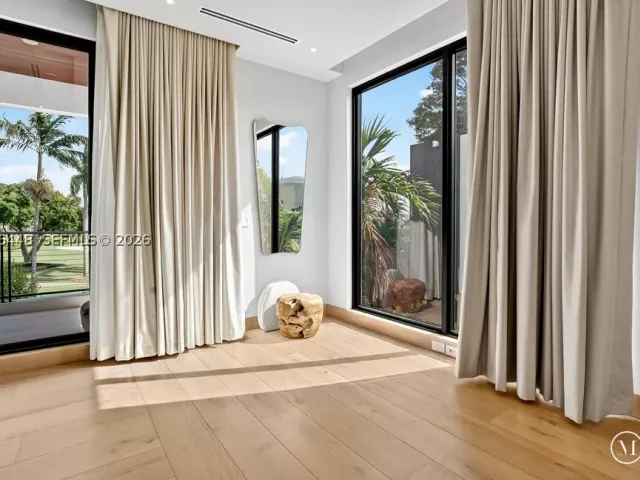 4-bedroom home for rent in Miami Beach - 5831 Alton Rd - MondialRealty