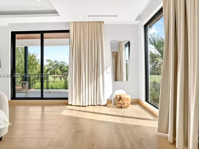 4-bedroom home for rent in Miami Beach - 5831 Alton Rd - MondialRealty