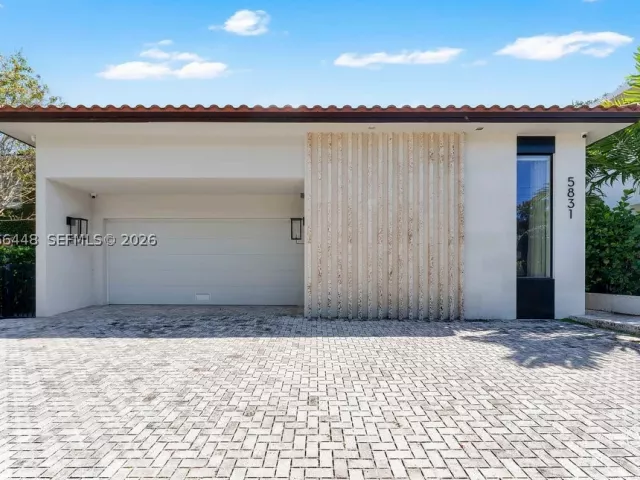 4-bedroom home for rent in Miami Beach - 5831 Alton Rd - MondialRealty