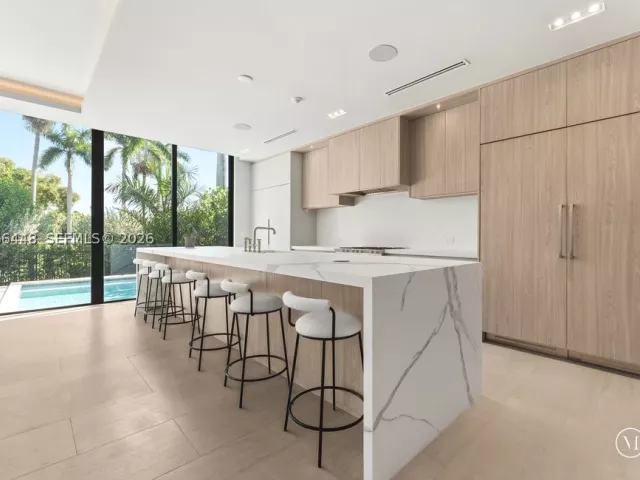 4-bedroom home for rent in Miami Beach - 5831 Alton Rd - MondialRealty