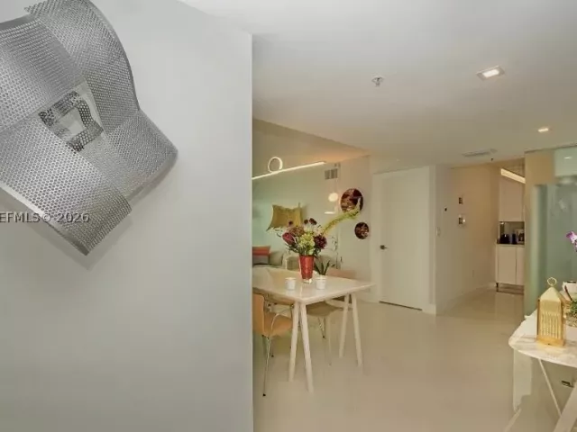 2-bedroom condo for rent in Miami - 800 Claughton Island Dr 704 - MondialRealty