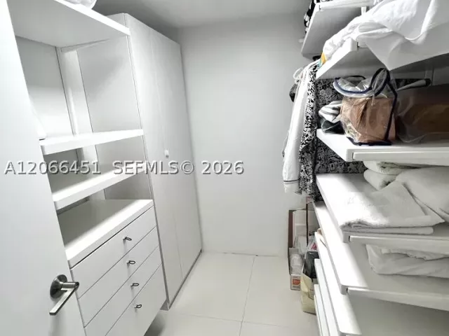2-bedroom condo for rent in Miami - 800 Claughton Island Dr 704 - MondialRealty