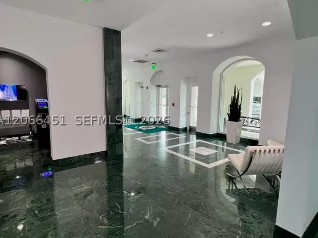 2-bedroom condo for rent in Miami - 800 Claughton Island Dr 704 - MondialRealty