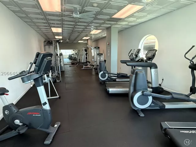 2-bedroom condo for rent in Miami - 800 Claughton Island Dr 704 - MondialRealty