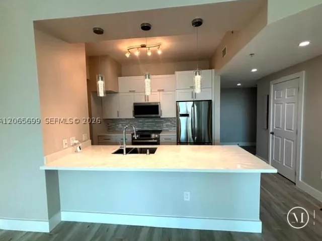 1-bedroom condo for sale in Coral Gables - 1300 Ponce De Leon Blvd 409 - MondialRealty