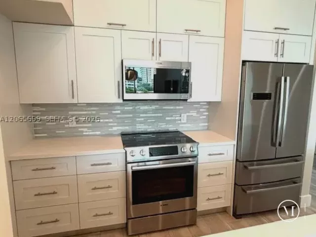 1-bedroom condo for sale in Coral Gables - 1300 Ponce De Leon Blvd 409 - MondialRealty