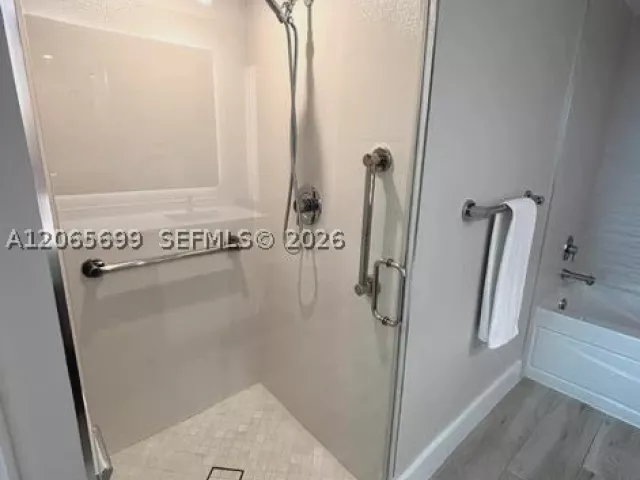 1-bedroom condo for sale in Coral Gables - 1300 Ponce De Leon Blvd 409 - MondialRealty