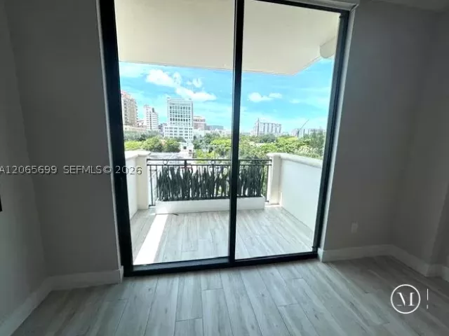 1-bedroom condo for sale in Coral Gables - 1300 Ponce De Leon Blvd 409 - MondialRealty