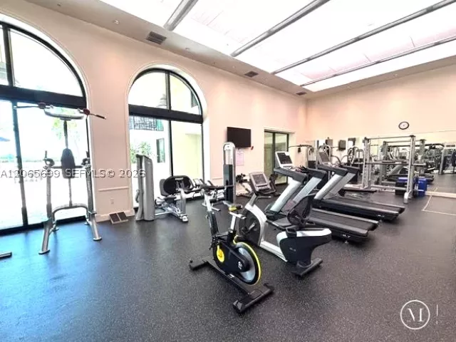 1-bedroom condo for sale in Coral Gables - 1300 Ponce De Leon Blvd 409 - MondialRealty