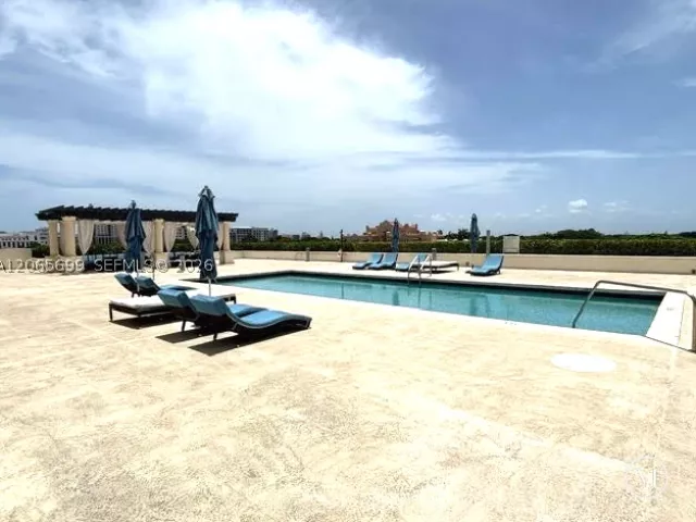 1-bedroom condo for sale in Coral Gables - 1300 Ponce De Leon Blvd 409 - MondialRealty