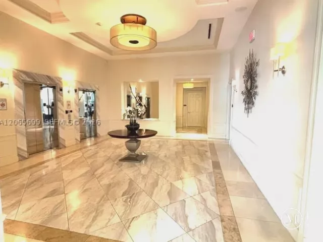 1-bedroom condo for sale in Coral Gables - 1300 Ponce De Leon Blvd 409 - MondialRealty