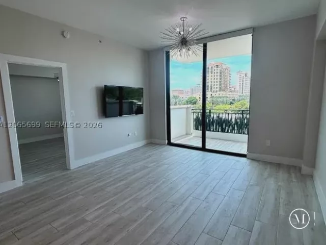 1-bedroom condo for sale in Coral Gables - 1300 Ponce De Leon Blvd 409 - MondialRealty