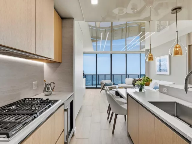 2-bedroom condo for rent in Pompano Beach - 900 N OCEAN Boulevard N 905 - MondialRealty