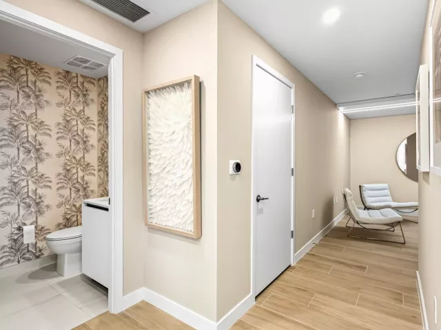 2-bedroom condo for rent in Pompano Beach - 900 N OCEAN Boulevard N 905 - MondialRealty