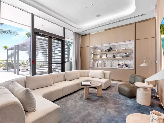 2-bedroom condo for rent in Pompano Beach - 900 N OCEAN Boulevard N 905 - MondialRealty