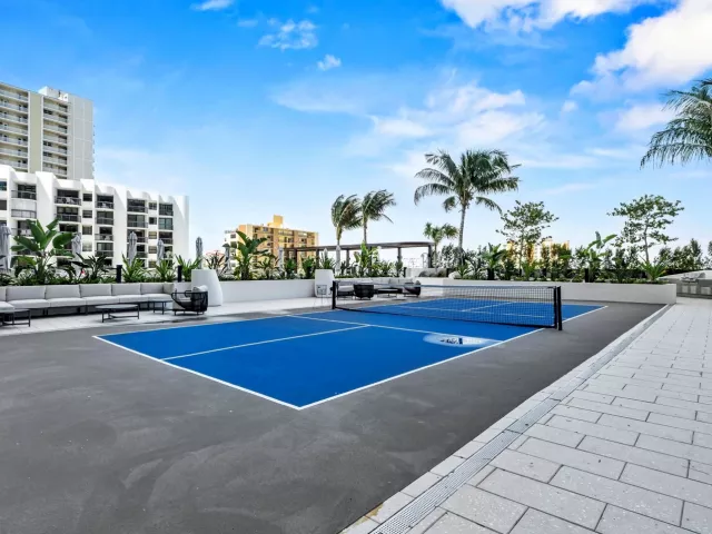 2-bedroom condo for rent in Pompano Beach - 900 N OCEAN Boulevard N 905 - MondialRealty