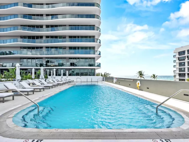 2-bedroom condo for rent in Pompano Beach - 900 N OCEAN Boulevard N 905 - MondialRealty