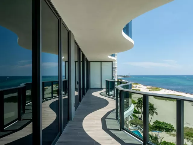 2-bedroom condo for rent in Pompano Beach - 900 N OCEAN Boulevard N 905 - MondialRealty