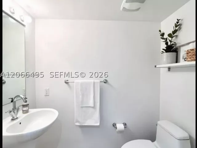 1-bedroom condo for rent in Miami - 41 SE 5th St 414 - MondialRealty