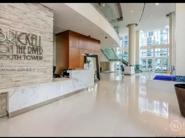 1-bedroom condo for rent in Miami - 41 SE 5th St 414 - MondialRealty