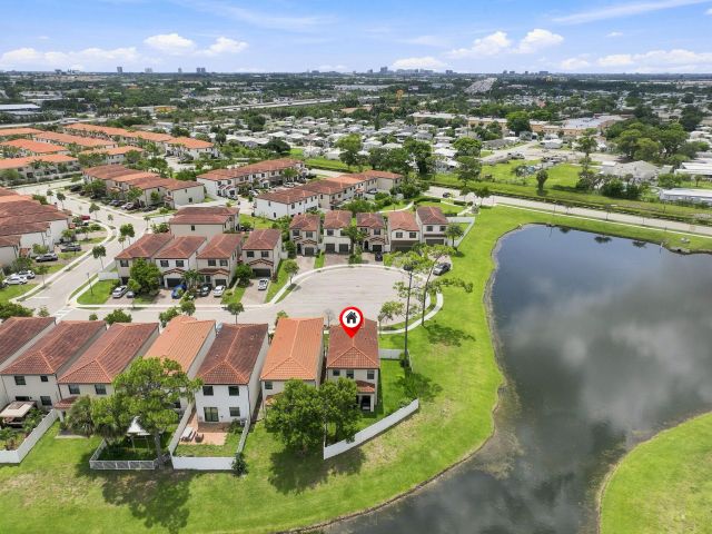3-bedroom home for sale in Riviera Beach - 3000 KING PALM Way - MondialRealty