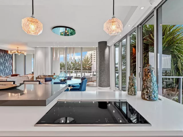 3-bedroom condo for sale in Fort Lauderdale - 701 N FORT LAUDERDALE BEACH Boulevard 405 - MondialRealty