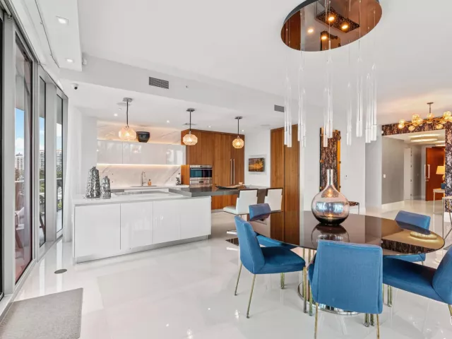 3-bedroom condo for sale in Fort Lauderdale - 701 N FORT LAUDERDALE BEACH Boulevard 405 - MondialRealty