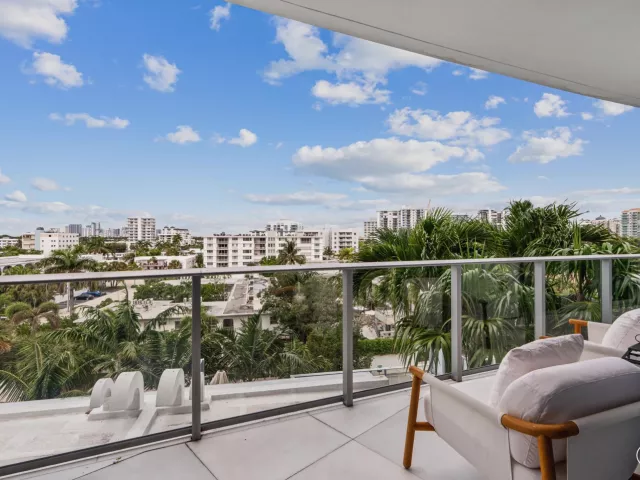 3-bedroom condo for sale in Fort Lauderdale - 701 N FORT LAUDERDALE BEACH Boulevard 405 - MondialRealty