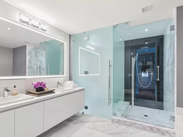 3-bedroom condo for sale in Fort Lauderdale - 701 N FORT LAUDERDALE BEACH Boulevard 405 - MondialRealty