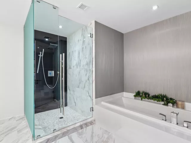 3-bedroom condo for sale in Fort Lauderdale - 701 N FORT LAUDERDALE BEACH Boulevard 405 - MondialRealty