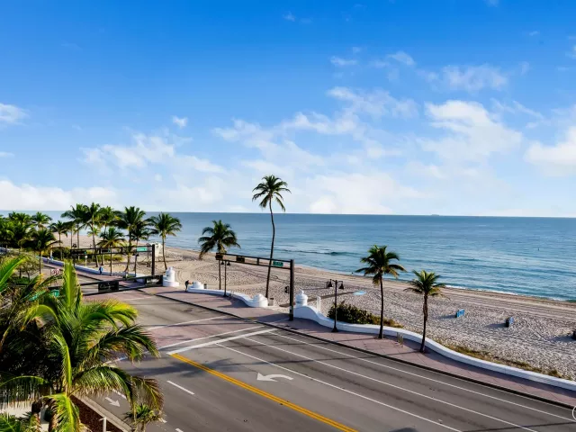 3-bedroom condo for sale in Fort Lauderdale - 701 N FORT LAUDERDALE BEACH Boulevard 405 - MondialRealty