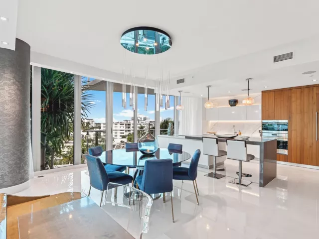 3-bedroom condo for sale in Fort Lauderdale - 701 N FORT LAUDERDALE BEACH Boulevard 405 - MondialRealty