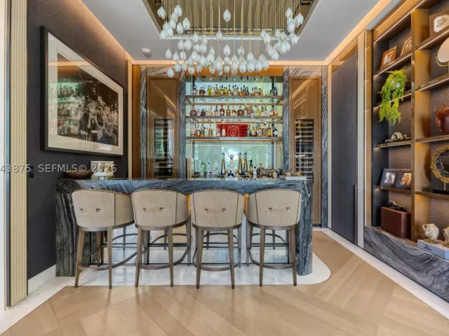 7-bedroom home for sale in Miami Beach - 58 La Gorce Cir - MondialRealty