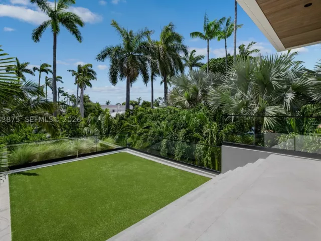 7-bedroom home for sale in Miami Beach - 58 La Gorce Cir - MondialRealty