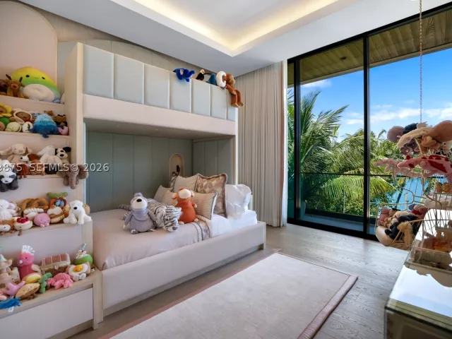 7-bedroom home for sale in Miami Beach - 58 La Gorce Cir - MondialRealty