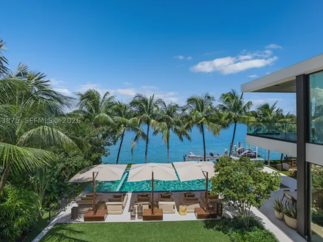 7-bedroom home for sale in Miami Beach - 58 La Gorce Cir - MondialRealty