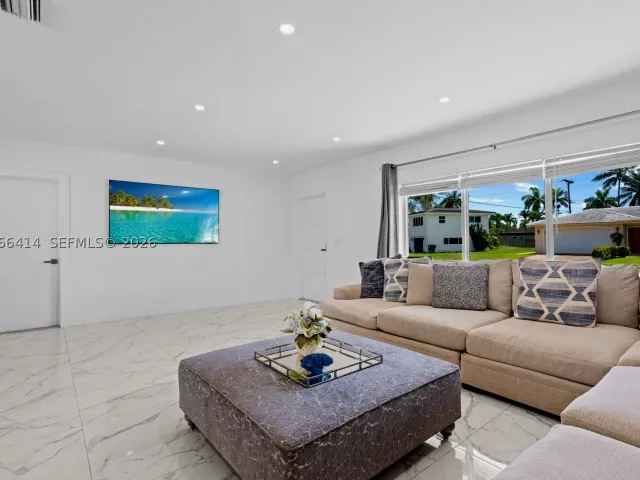 4-bedroom home for rent in Boca Raton - 669 NW 15th Ave 0 - MondialRealty